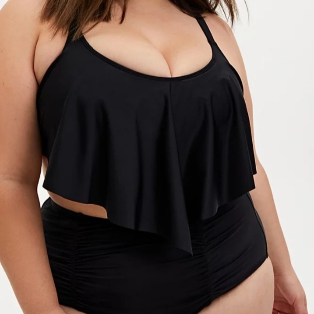 NWT Torrid Black V Flounce Swim Top